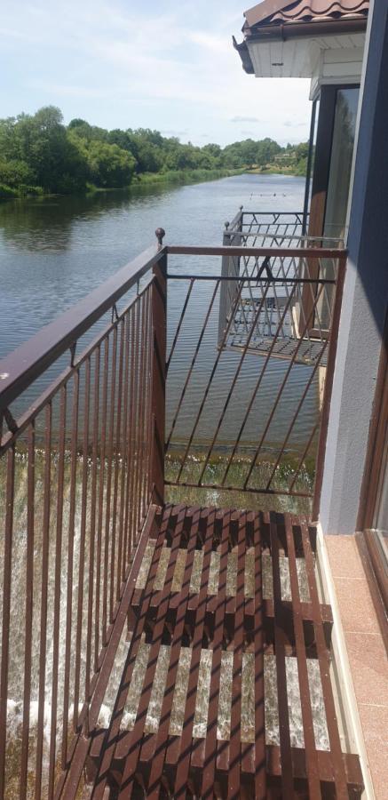 Hotel Viesbutis Banga Tauragė Esterno foto