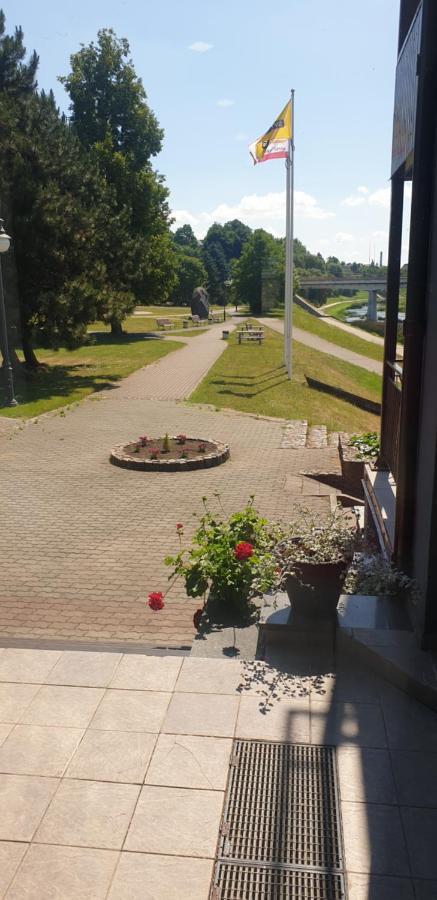 Hotel Viesbutis Banga Tauragė Esterno foto