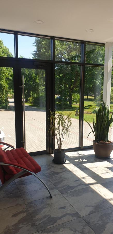 Hotel Viesbutis Banga Tauragė Esterno foto