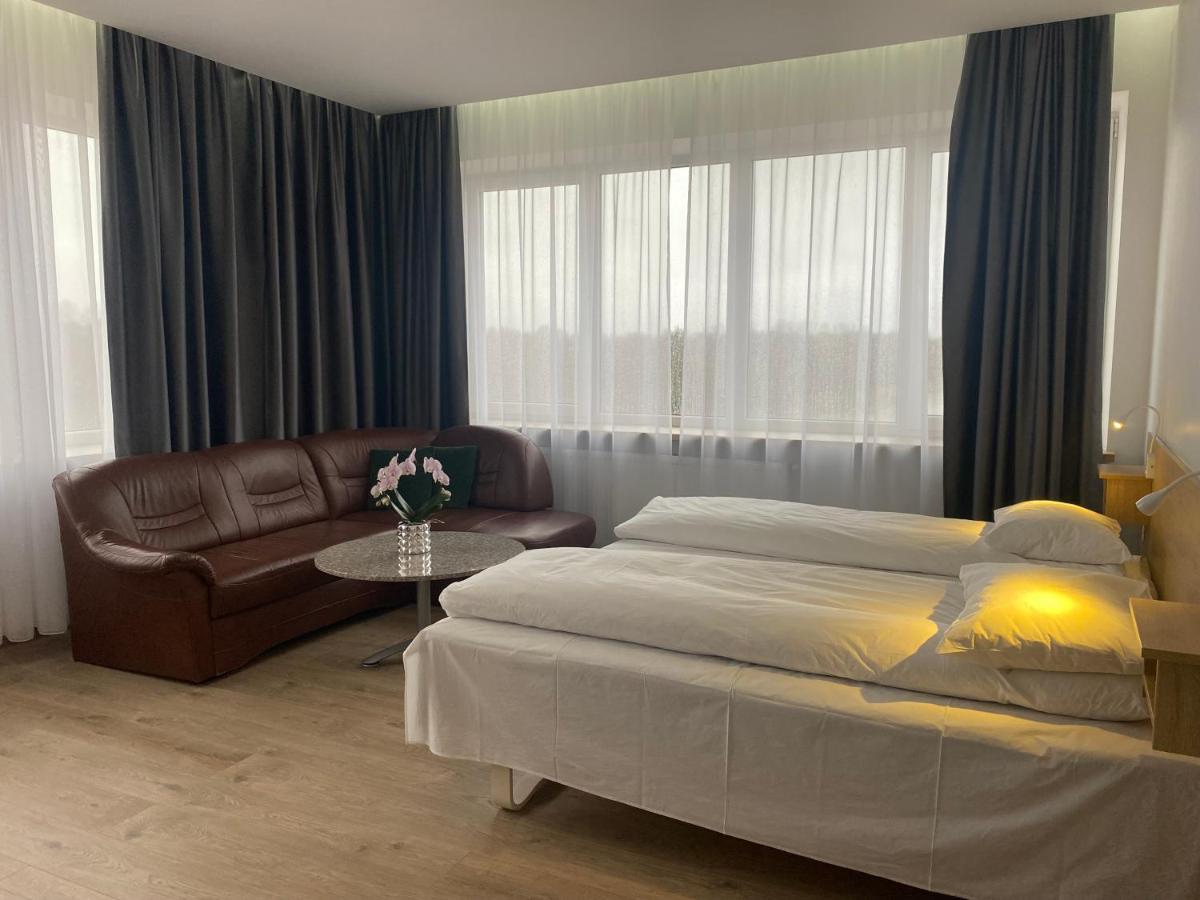 Hotel Viesbutis Banga Tauragė Esterno foto