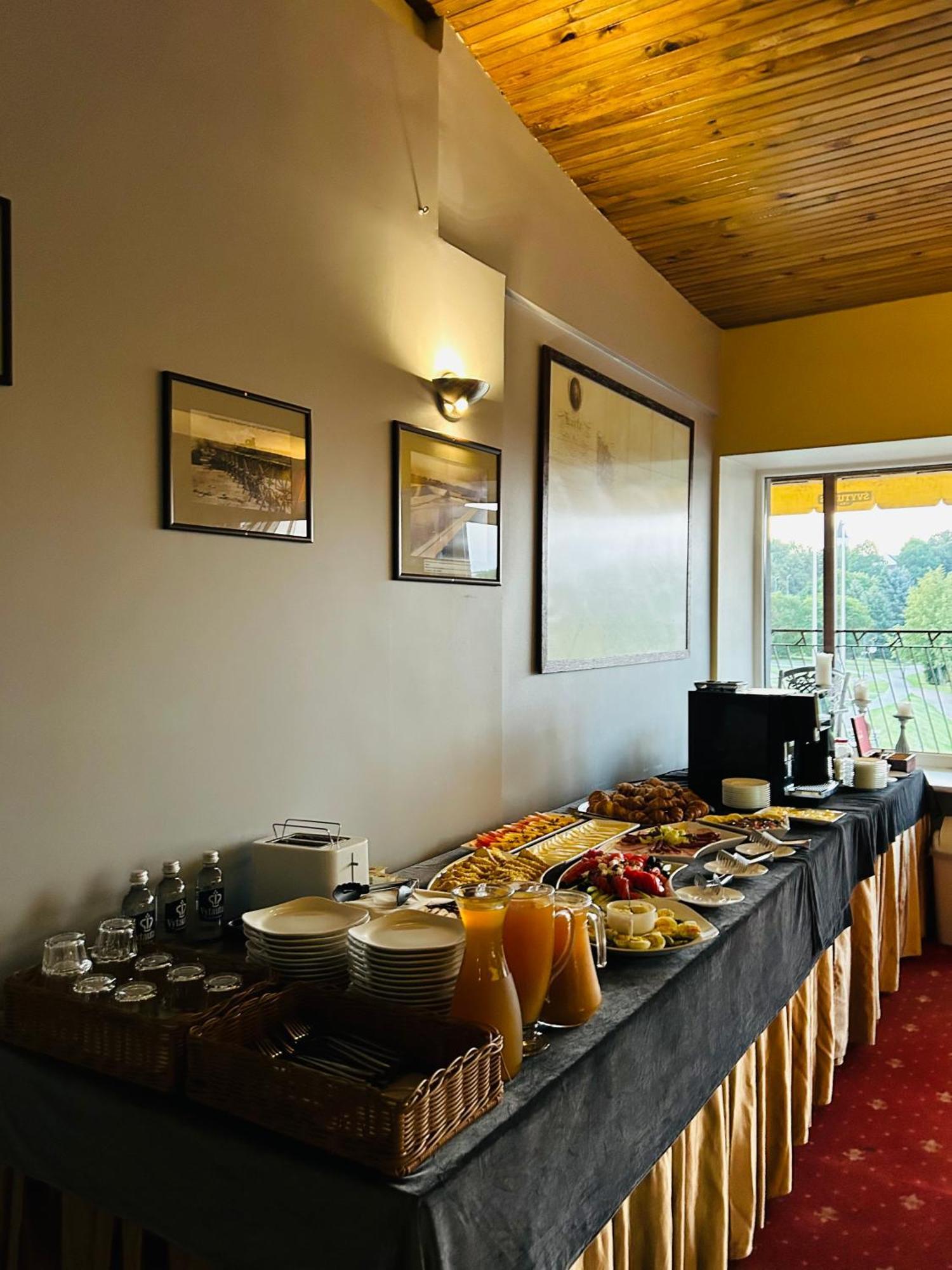 Hotel Viesbutis Banga Tauragė Esterno foto