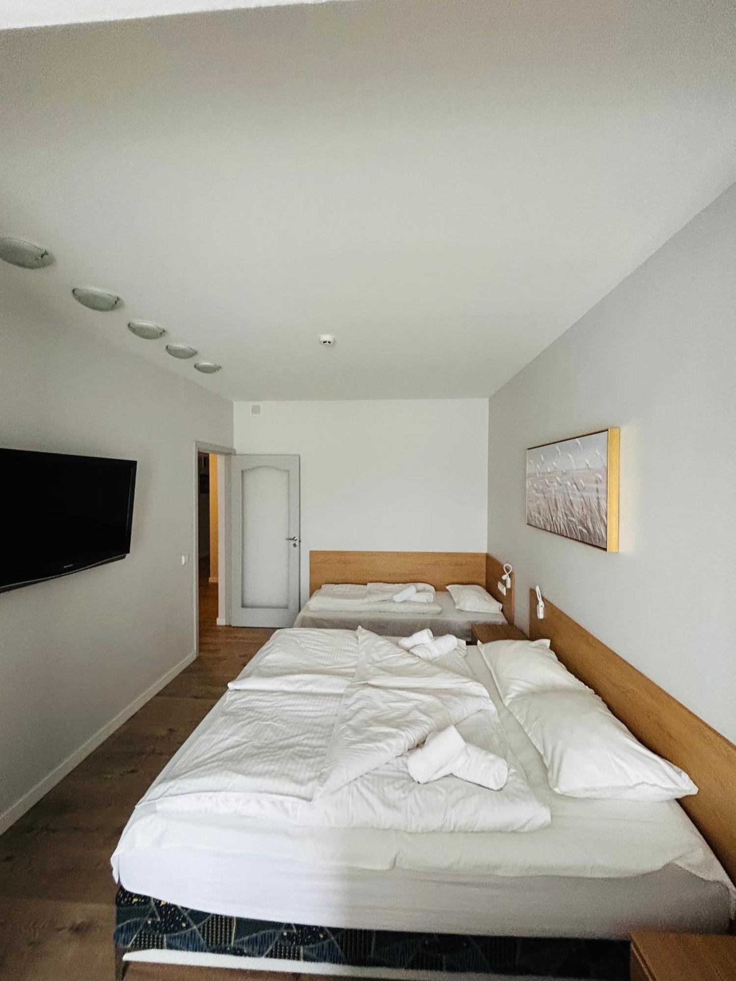 Hotel Viesbutis Banga Tauragė Esterno foto