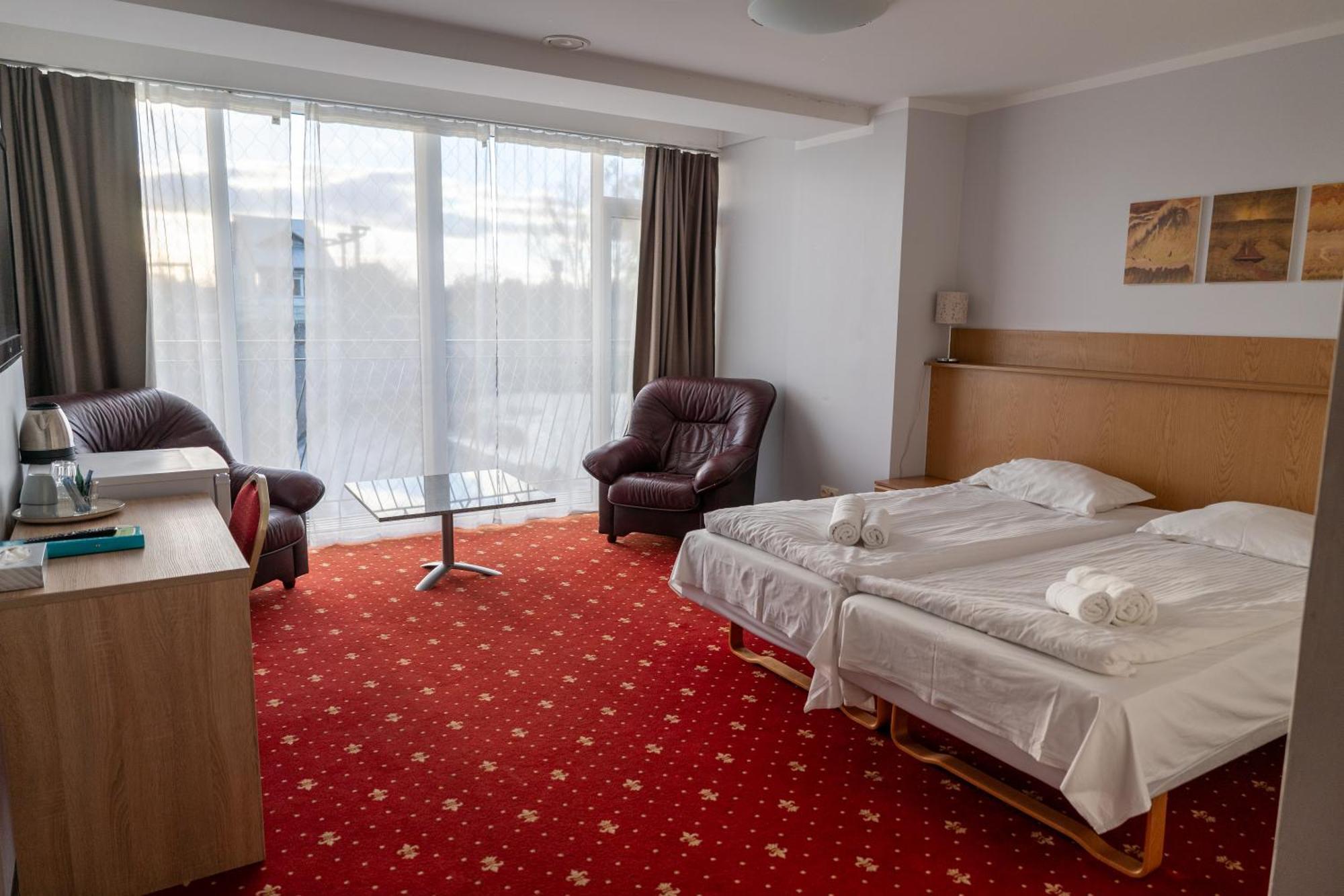 Hotel Viesbutis Banga Tauragė Esterno foto