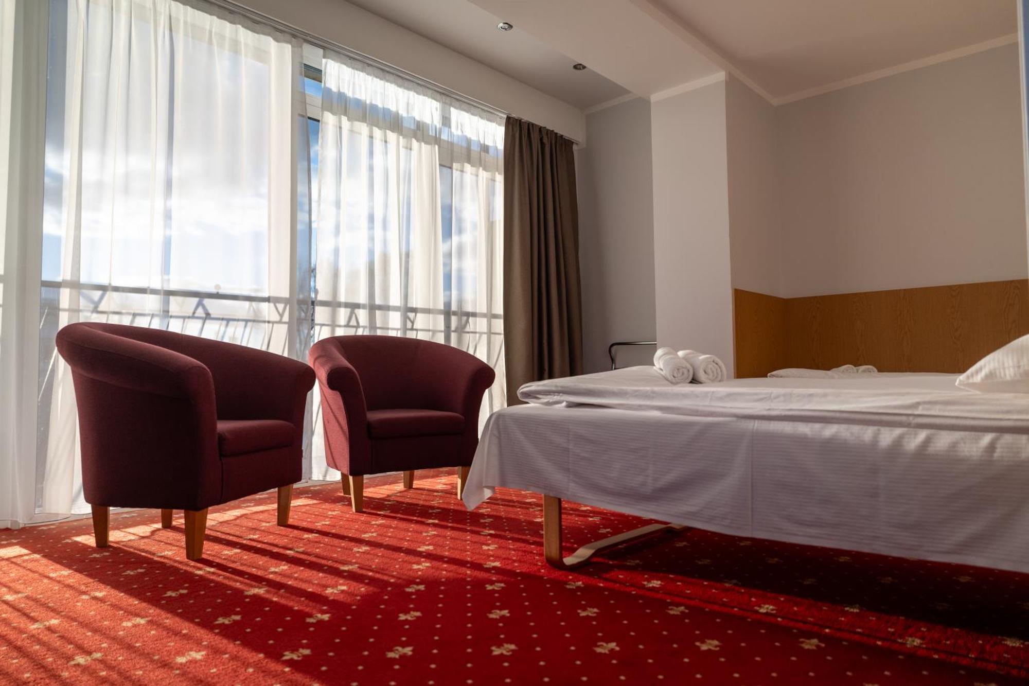 Hotel Viesbutis Banga Tauragė Esterno foto