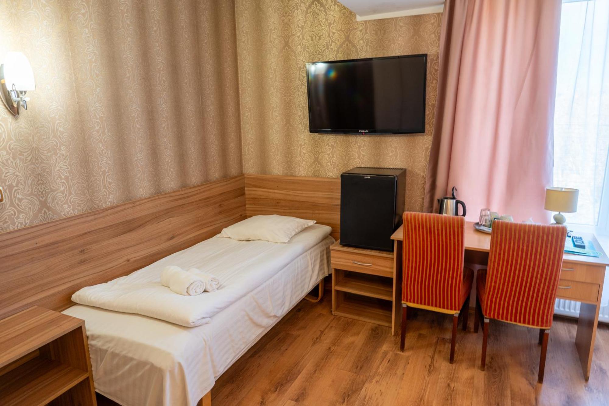 Hotel Viesbutis Banga Tauragė Esterno foto