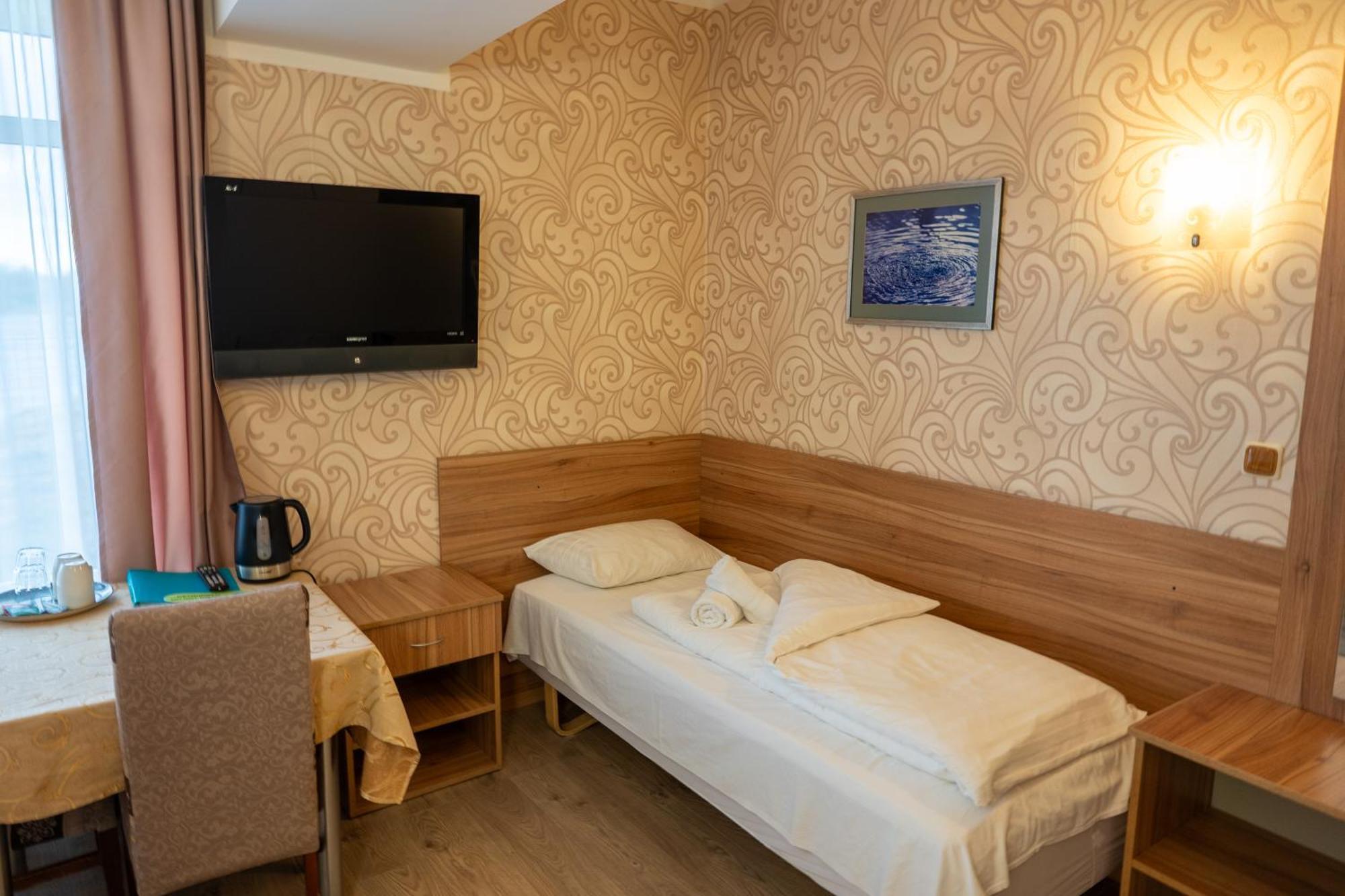 Hotel Viesbutis Banga Tauragė Esterno foto