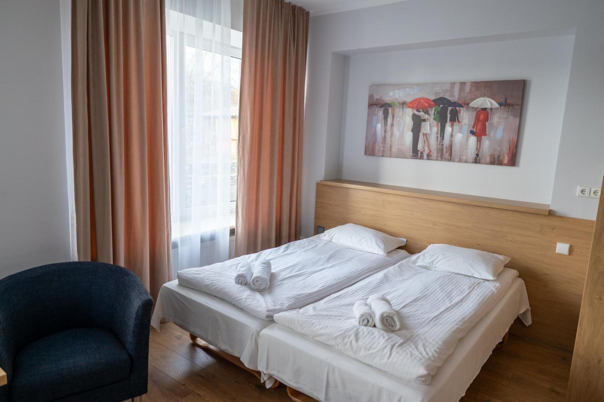 Hotel Viesbutis Banga Tauragė Esterno foto