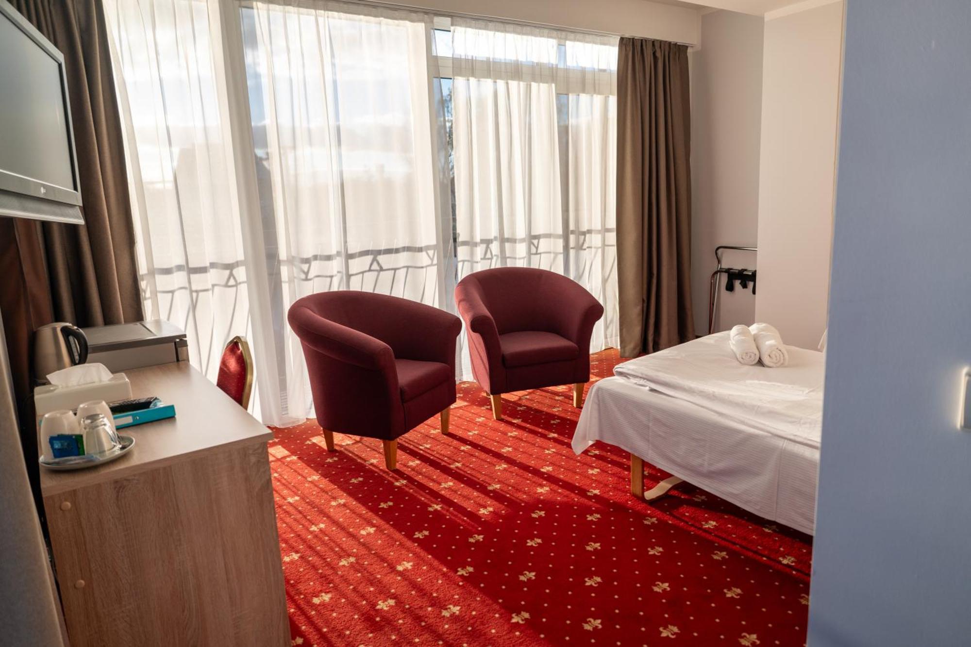 Hotel Viesbutis Banga Tauragė Esterno foto