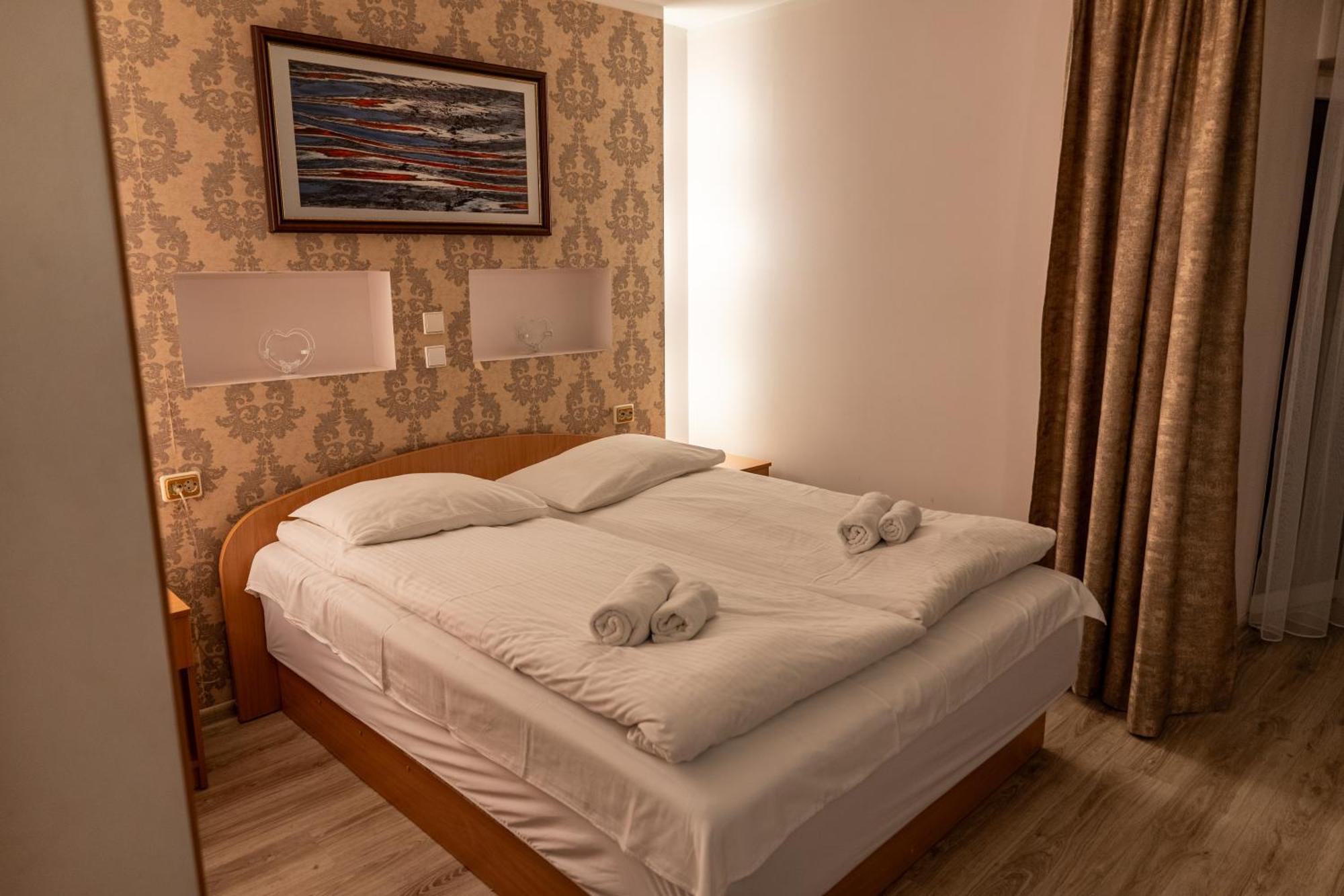 Hotel Viesbutis Banga Tauragė Esterno foto
