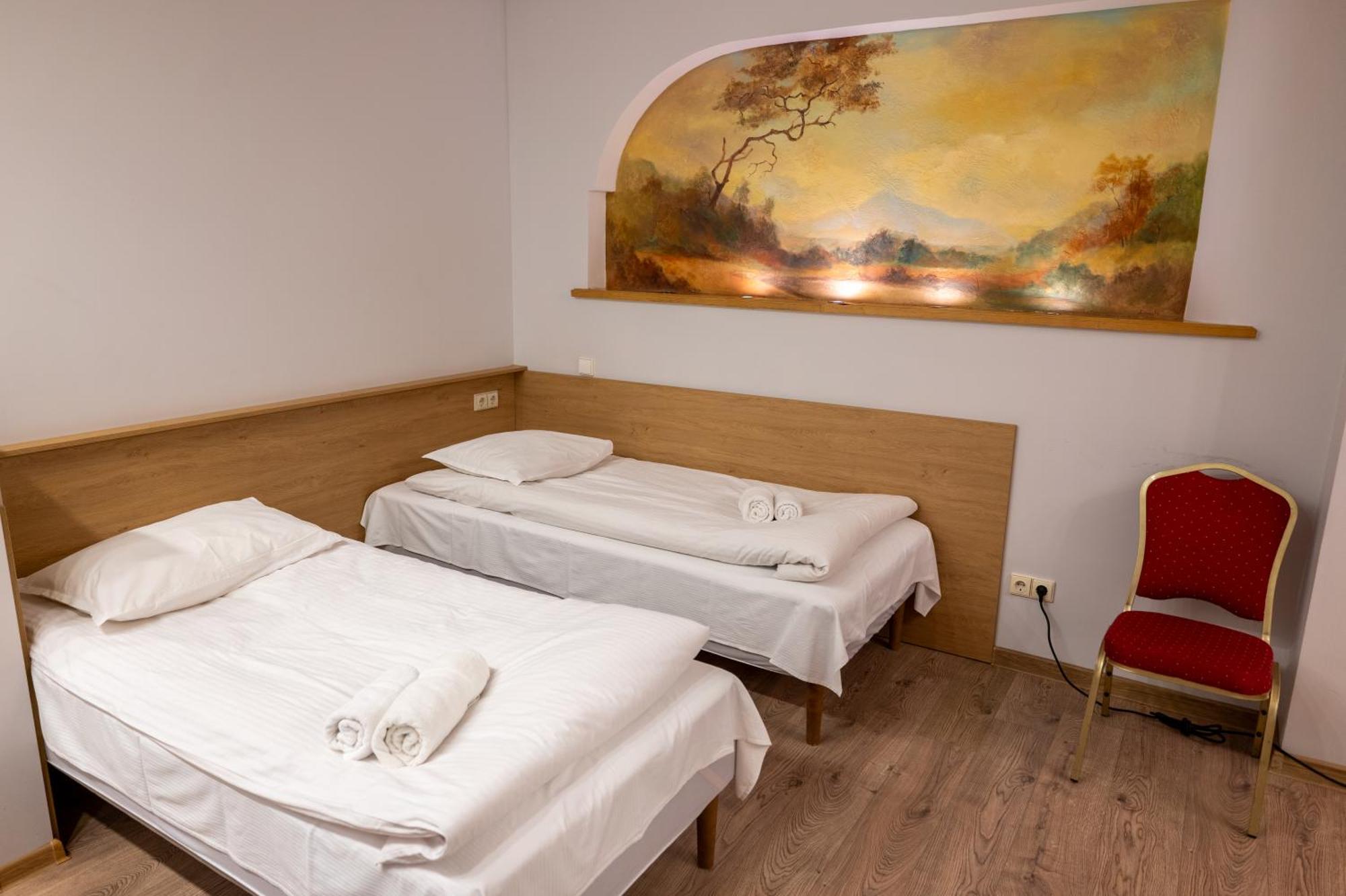 Hotel Viesbutis Banga Tauragė Esterno foto