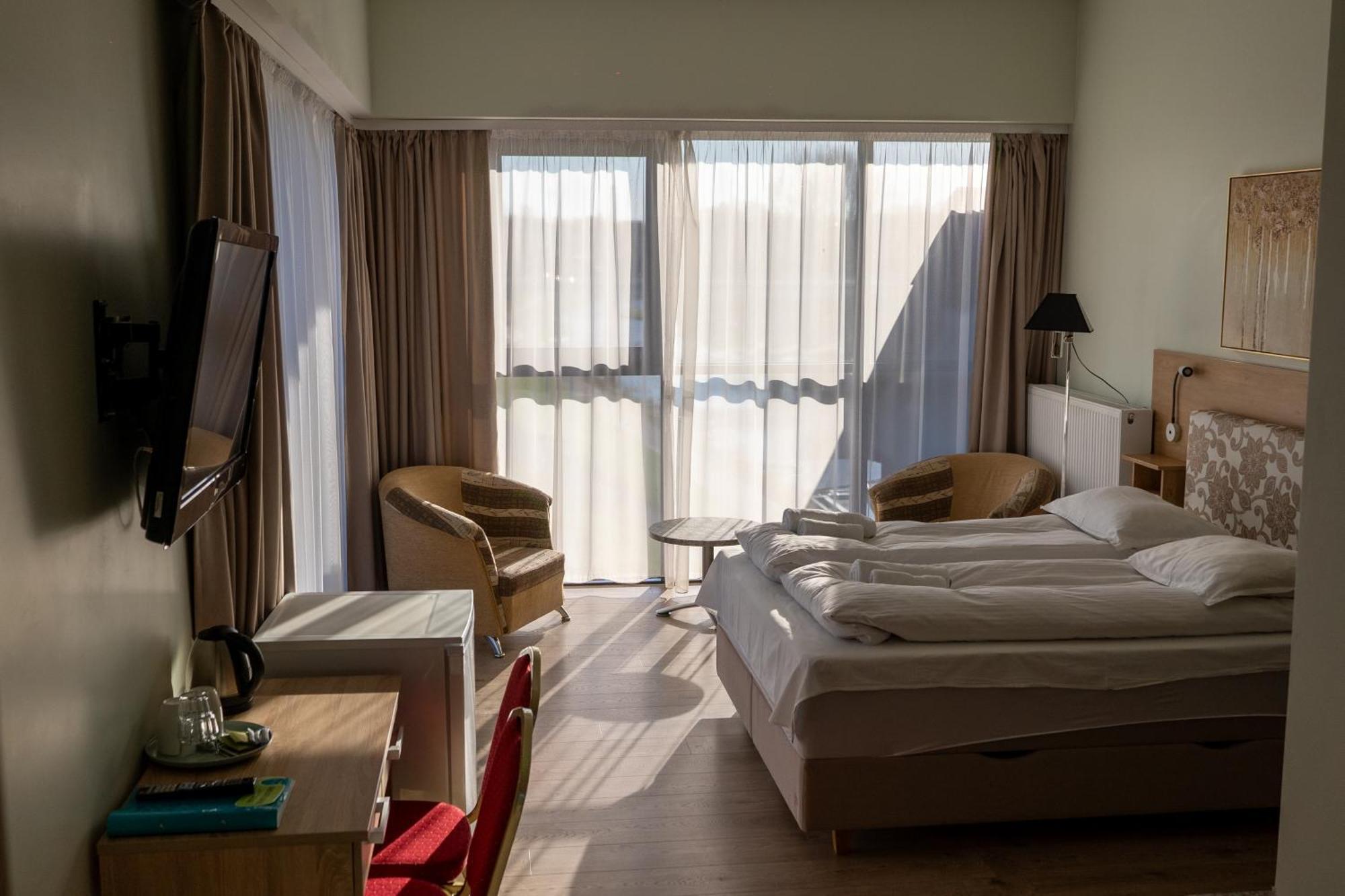 Hotel Viesbutis Banga Tauragė Esterno foto
