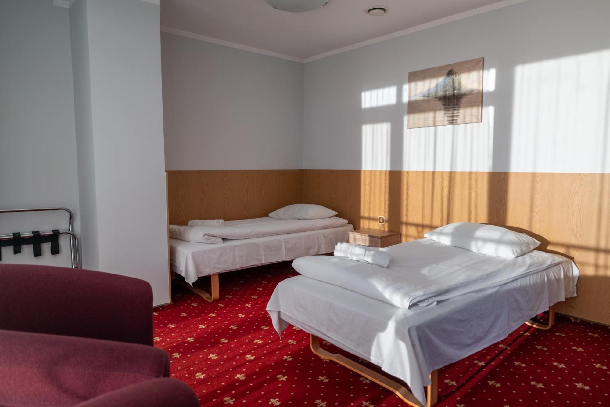 Hotel Viesbutis Banga Tauragė Esterno foto